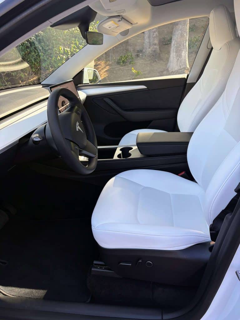 Tesla Model Y clean interior after e mobile detailing appointment